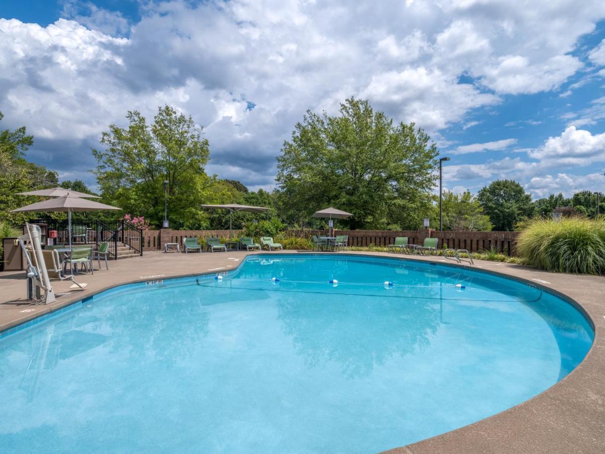 Holiday Inn Greensboro Coliseum, An Ihg Hotel Exterior foto